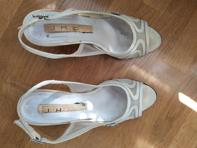 SANDALIA DE VESTIR BEIGE