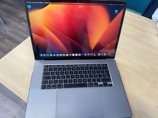 MacBook Pro 16” Touch Bar 2019 i7 2.6GHz 16GB RAM 