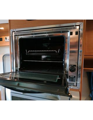 MERCEDES-BENZA CORFÚ-255 2002