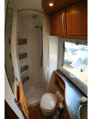 MERCEDES-BENZA CORFÚ-255 2002