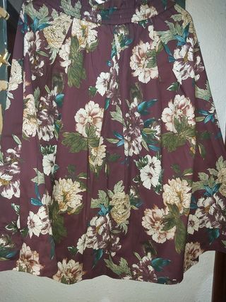 FALDA STRADIVARIUS.TALLA L.NUEVA
