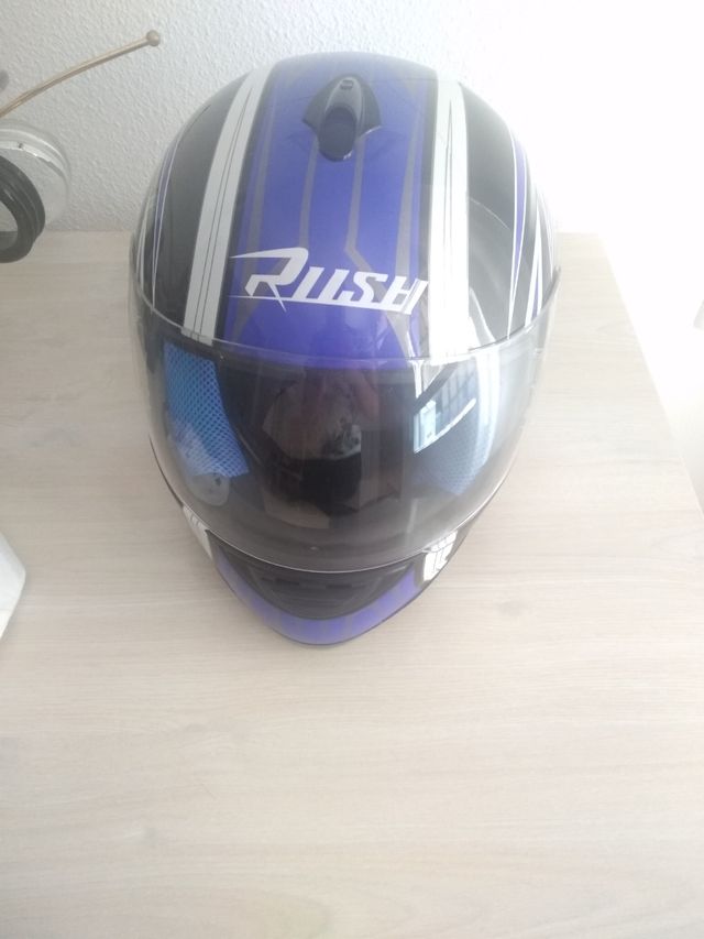 Se vende casco integral Marca Rush
