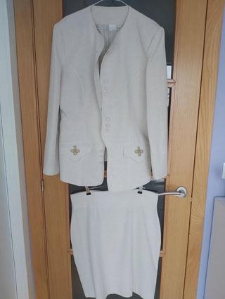 Traje de falda y chaqueta Cortefiel