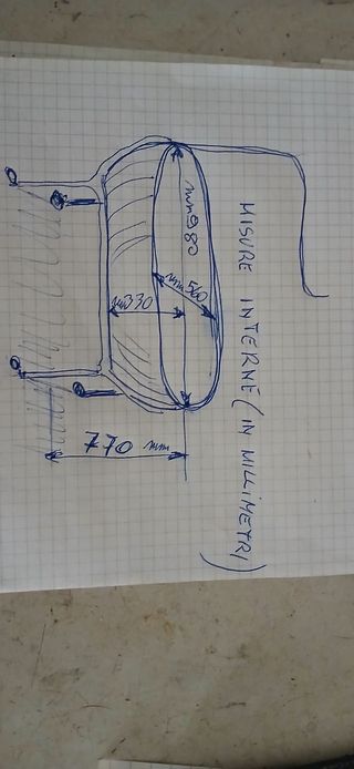 Culla vintage neonato in vimini con rotelle
