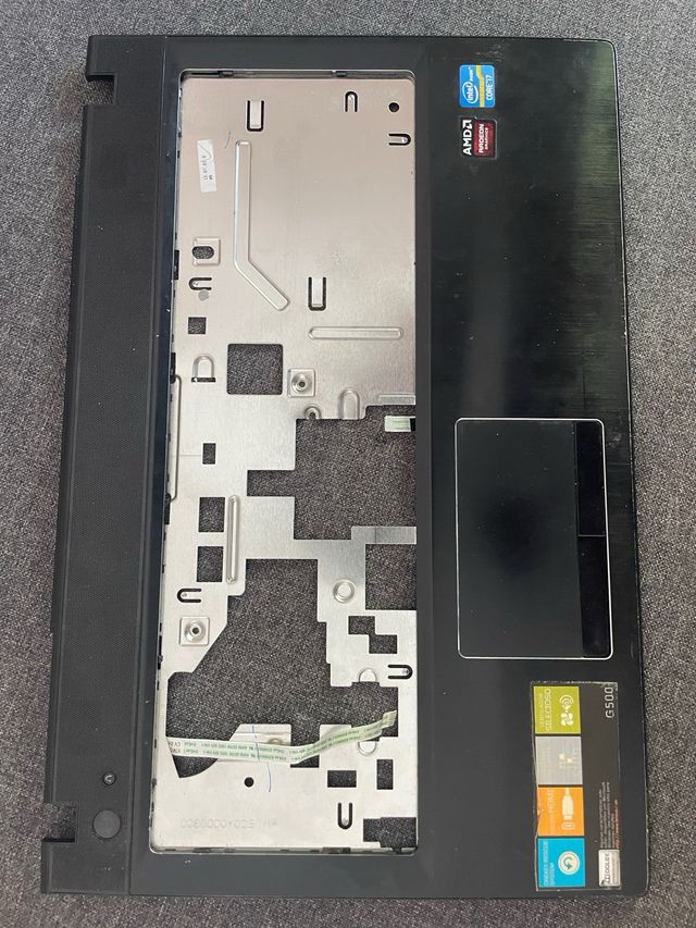 Carcasa portátil Lenovo LG 500 con mouse