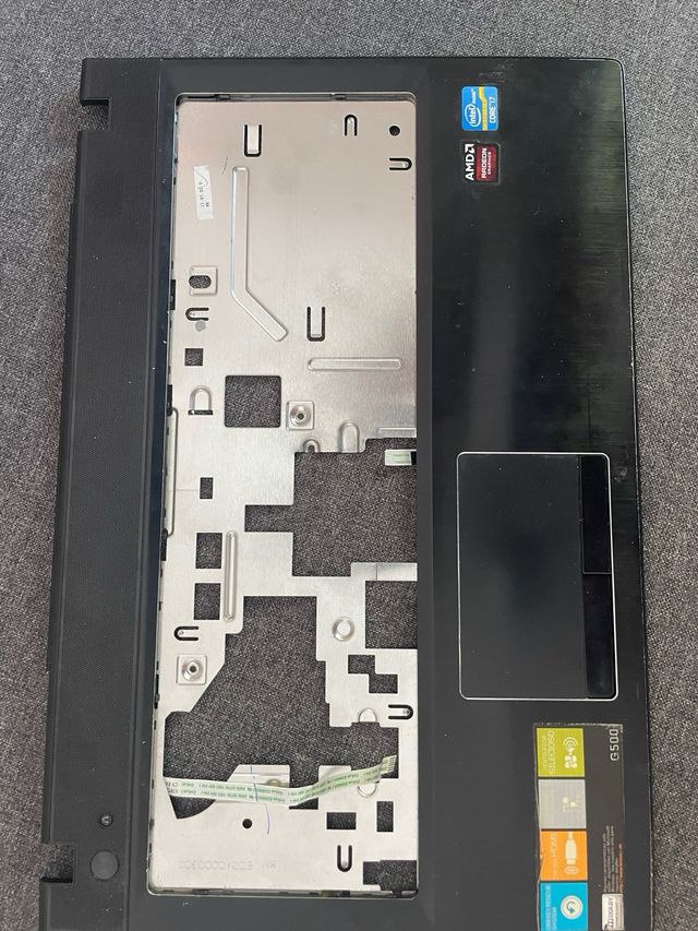 Carcasa portátil Lenovo LG 500 con mouse