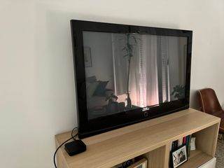 TV 40” Samsung + soporte de pared + apple TV