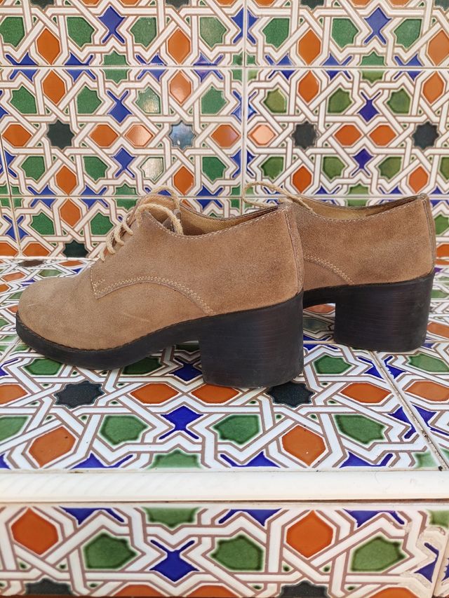 Zapatos serraje cordones.