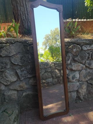 Espejo antiguo biselado nogal tallado