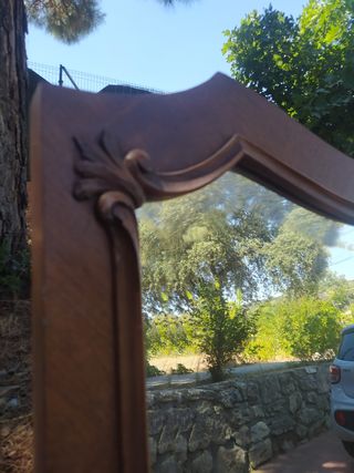 Espejo antiguo biselado nogal tallado