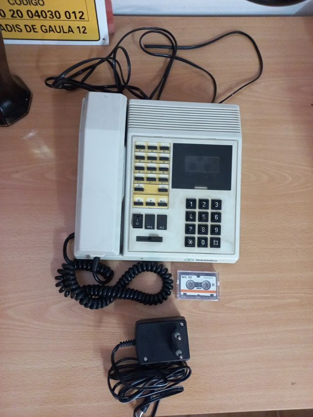 Telefono con contestador automático