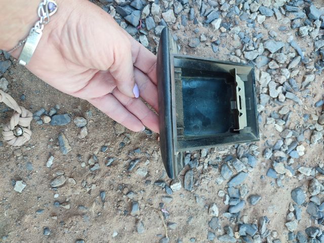 Cenicero Nissan terrano II