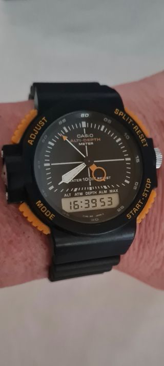 Reloj CASIO ARW-320 (ALTI-DEPTH METER)