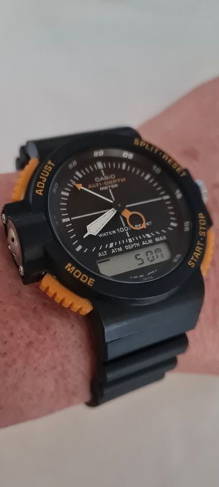 Reloj CASIO ARW-320 (ALTI-DEPTH METER)
