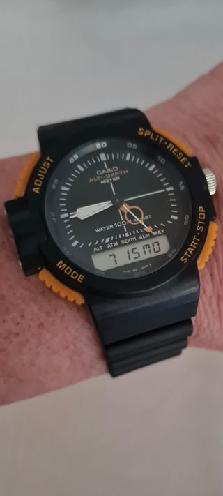 Reloj CASIO ARW-320 (ALTI-DEPTH METER)
