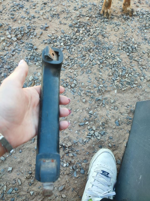 Maneta porton Nissan terrano II interior