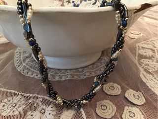 Collar vintage bisuteria con hematites y perlas.