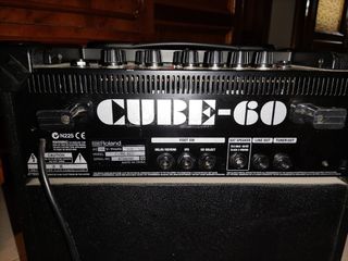 Amplificador de guitarra Roland cube 60