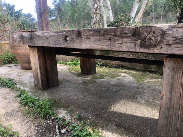 Mesa de centro de madera grande