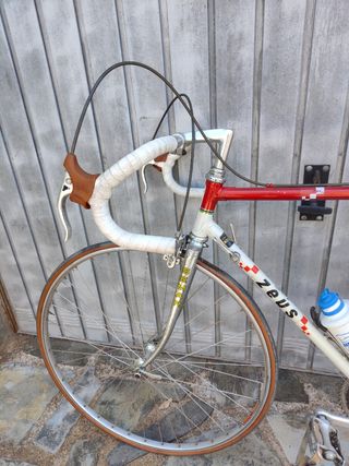 Bicicleta de carretera ZEUS