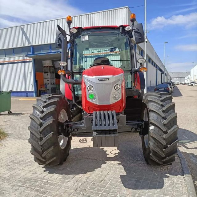 TRACTOR MCCORMICK X5.085 DELUXE DEMO