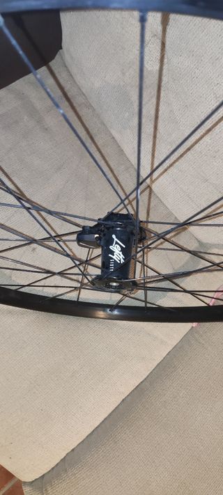 Ruedas Lefty 8