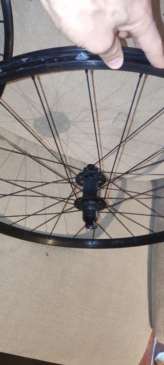Ruedas Lefty 8
