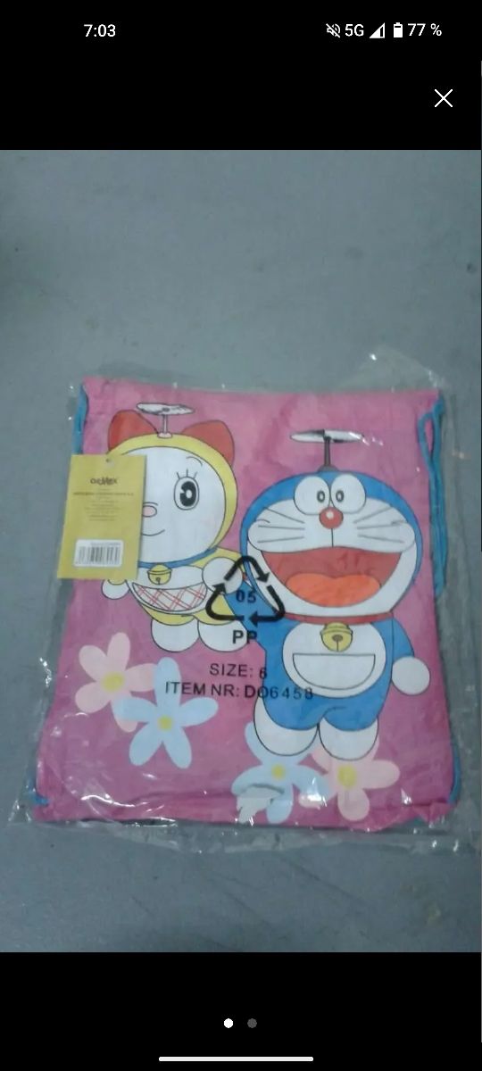 dos chubasqueros Doraemon