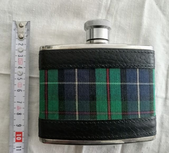 Fiasca per liquore da tasca in acciaio