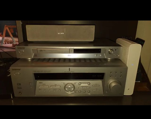 Amplificador + DVD + 5 Altavoces...