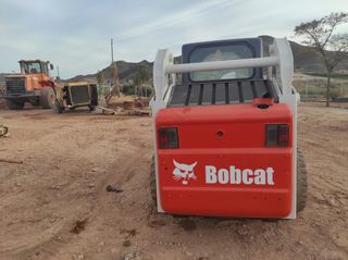 MINI CARGADORA BOBCAT S175