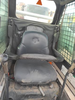 MINI CARGADORA BOBCAT S175