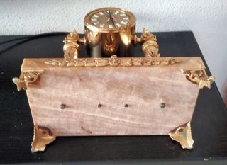 Reloj de sobremesa en bronce