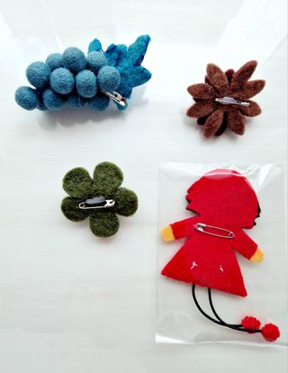Broches Lana Fieltro Muñeca Muner Uvas Azul Verde