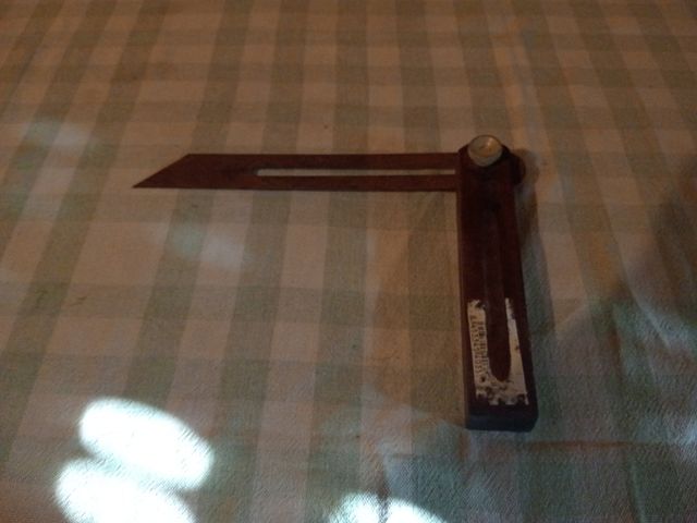 Escuadra antigua 360