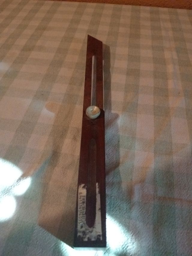 Escuadra antigua 360