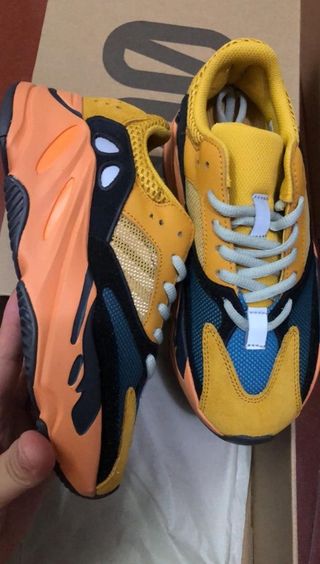 adidas yeezy boost 700 37