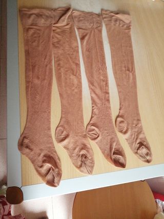 Dos pares de Medias de media pierna