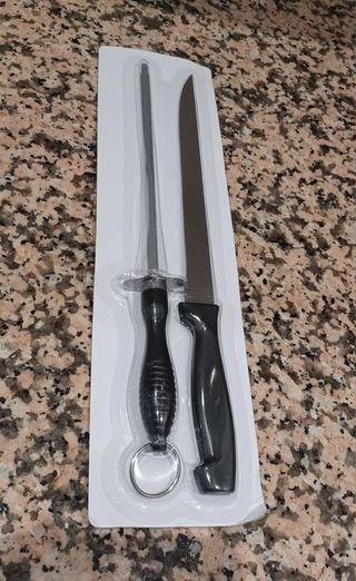 Cuchillo jamonero y afilador sin estrenar