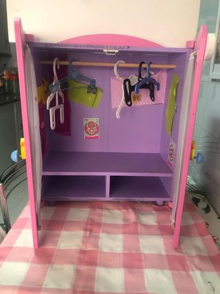 Armario vestidor muñecas