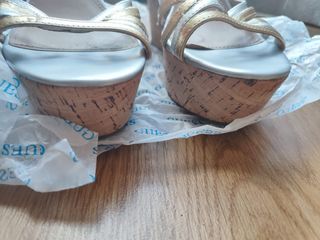 Sandalias Guess 🛑