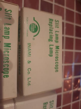 6 Slit lamp microscope replacing lamp