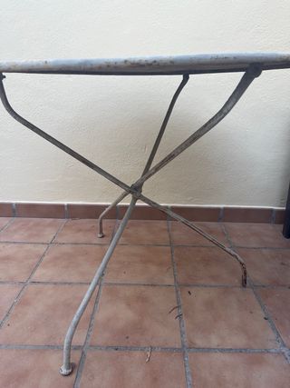 Mesa de hierro forjado