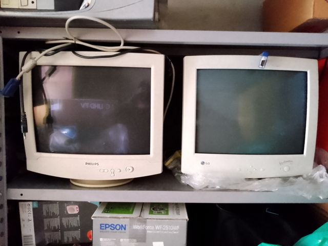 N.3 Monitor PC €30 cad.