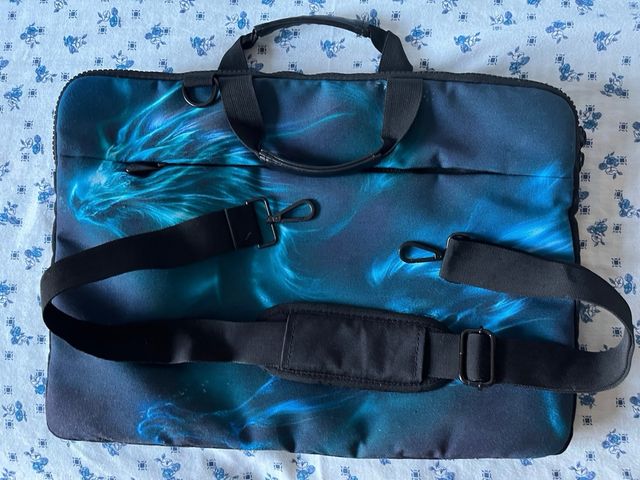 Funda de ordenador con estampado de dragon