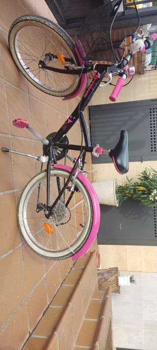 Bicicleta de 20 pulgadas btwin + casco