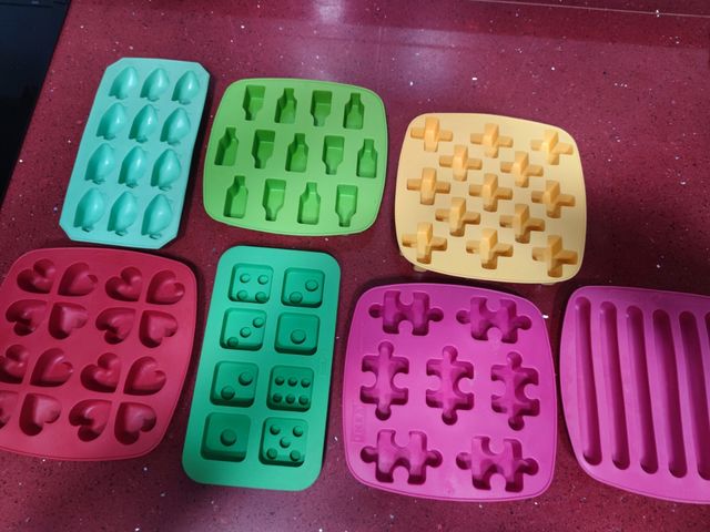 Lote 2 moldes para hacer cubitos de hielo