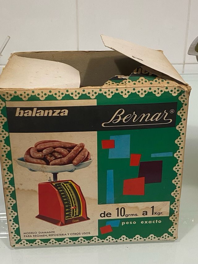 Balanza antigua cocina Bernar. Año 1970