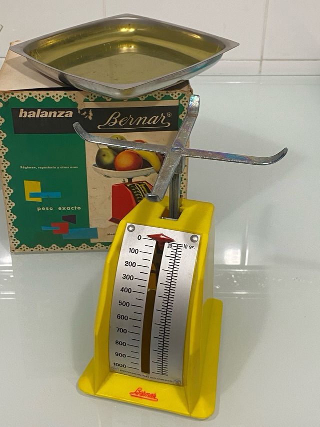 Balanza antigua cocina Bernar. Año 1970