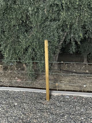 2 Puertas de jardin, incluye columnas y 8 postes.